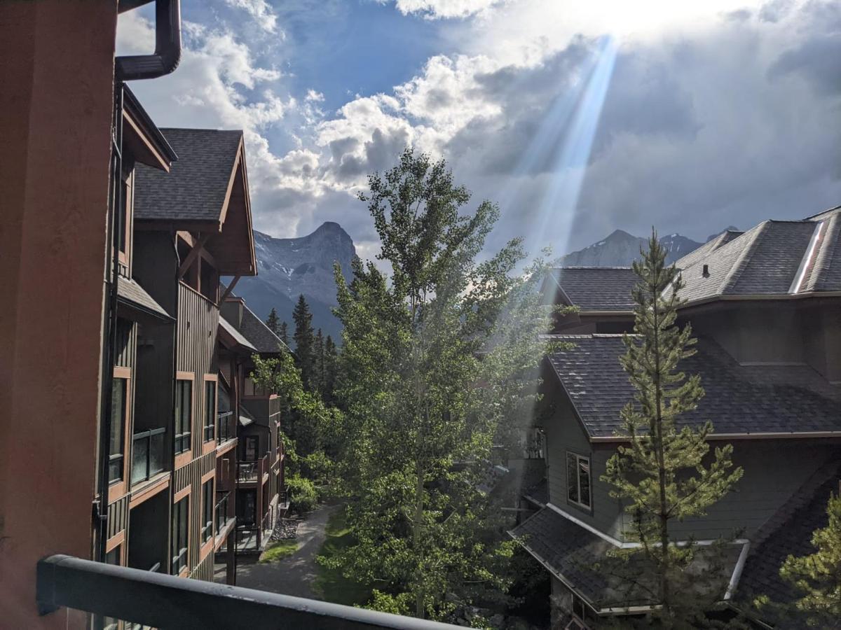 Misty Mountain- Premium 2 Bedroom Mountain View Canmore Exteriör bild